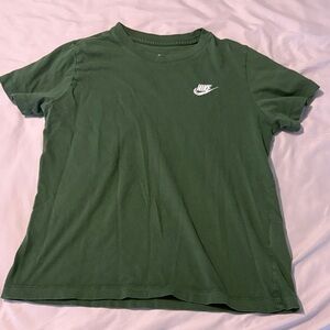 Kids size xl Nike Forest Green Tee